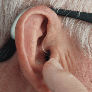 導電塗装例　補聴器
